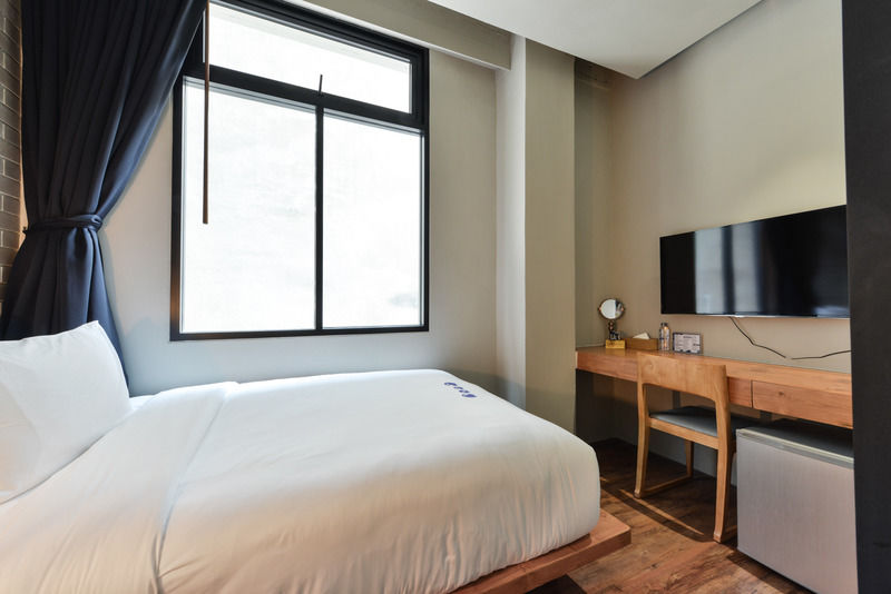 Kokotel Bangkok Surawong Esterno foto