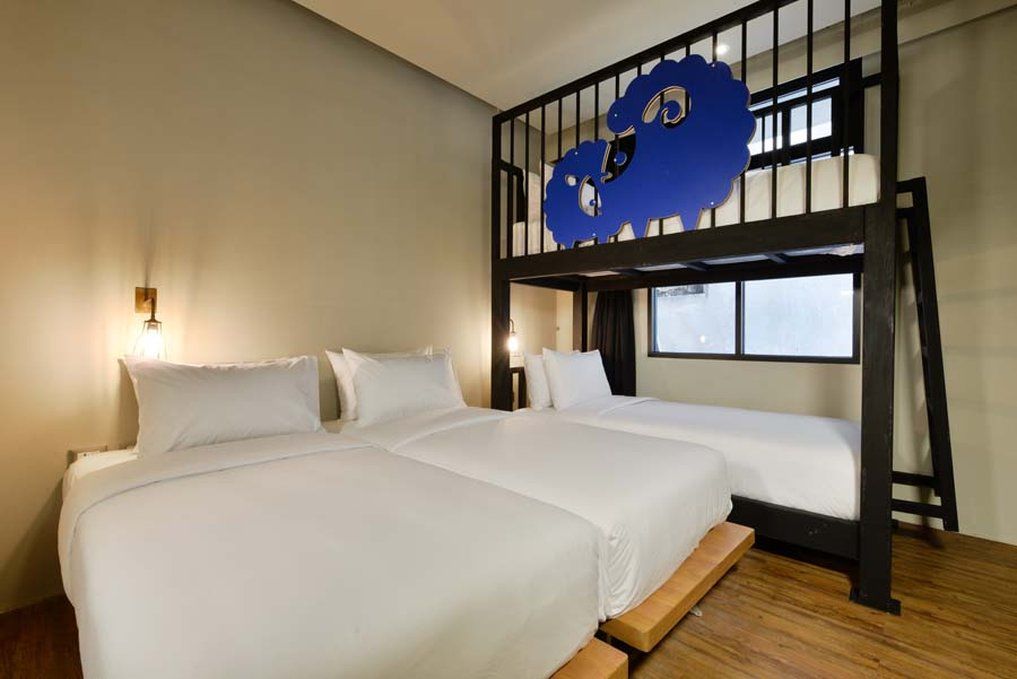 Kokotel Bangkok Surawong Esterno foto