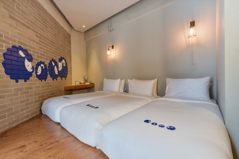 Kokotel Bangkok Surawong Esterno foto